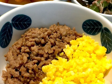 そぼろ丼です☆豚ひき肉でコク&旨みの深いお味に♪♪